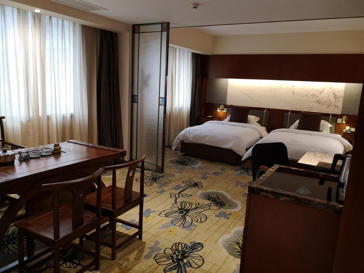 Sino Hotel Guangzhou Exterior photo